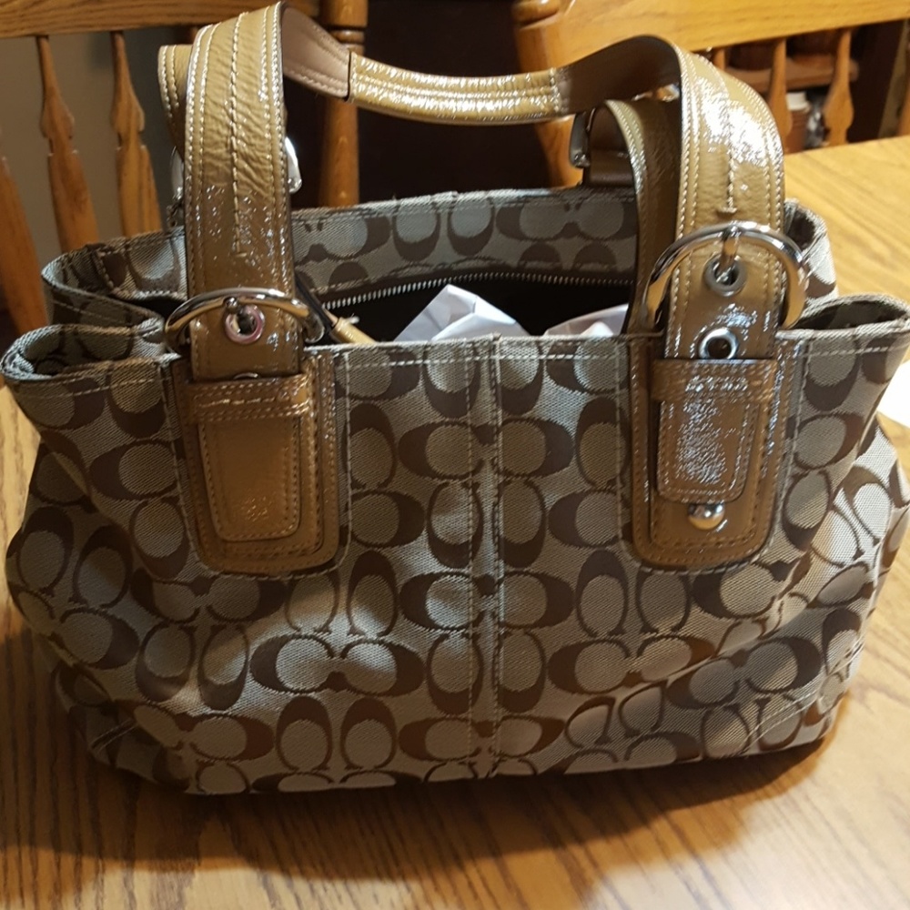 Coach large hand bag EUC